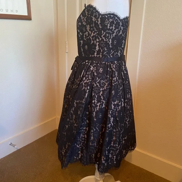 Black and tan lace strapless party dress by Robert Rodriguez-Neiman Marcus. NWT - Picture 8 of 8